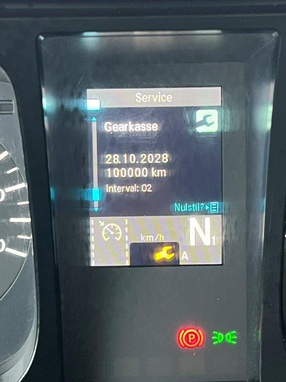 Kamion sa zatvorenim sandukom Mercedes-Benz Antos 1824 LnR: slika 22