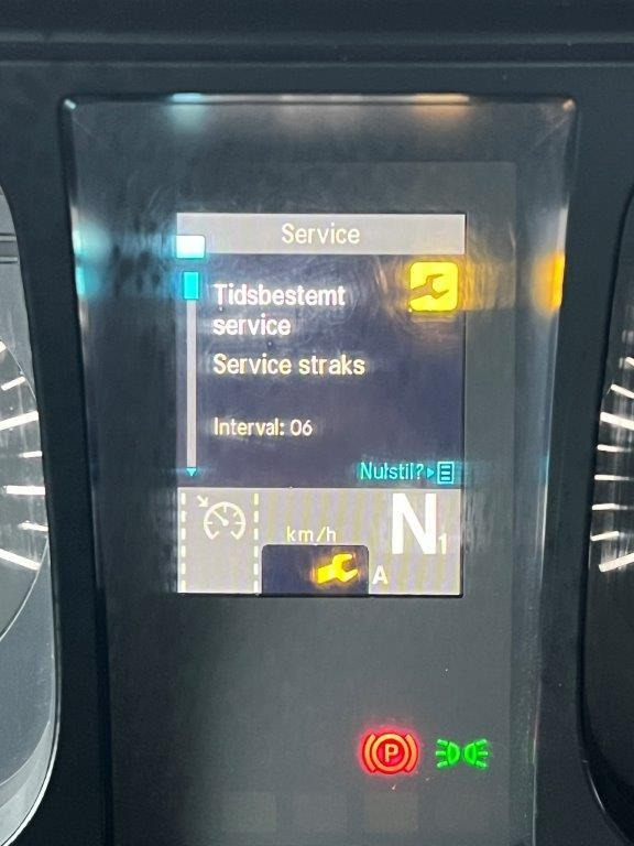 Kamion sa zatvorenim sandukom Mercedes-Benz Antos 1824 LnR: slika 15