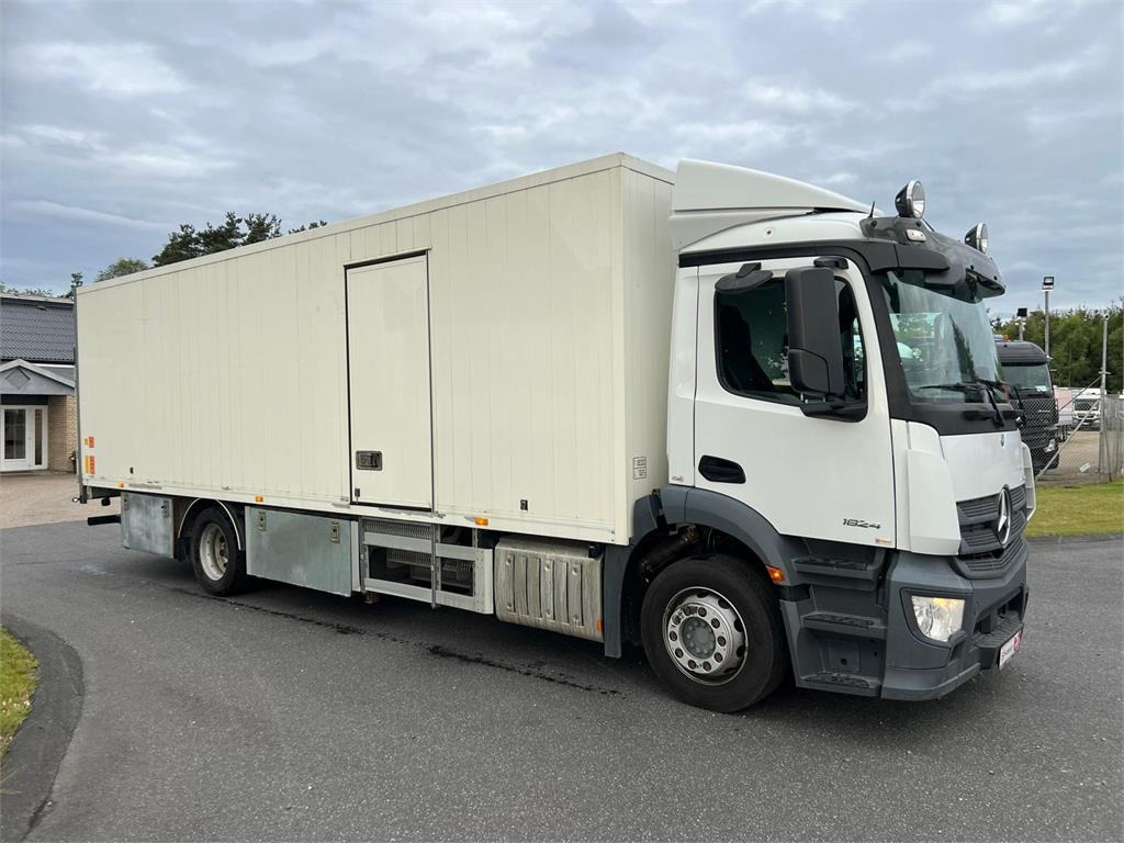 Kamion sa zatvorenim sandukom Mercedes-Benz Antos 1824 LnR: slika 10