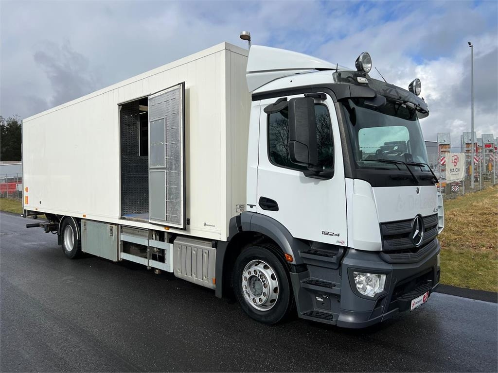 Mercedes-Benz Antos 1824 LnR - Kamion sa zatvorenim sandukom: slika 2 Mercedes-Benz Antos 1824 LnR - Kamion sa zatvorenim sandukom: slika 2