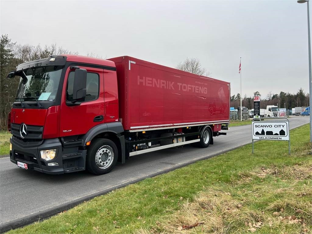 Mercedes-Benz Antos 1827 LnR - Kamion sa zatvorenim sandukom: slika 1 Mercedes-Benz Antos 1827 LnR - Kamion sa zatvorenim sandukom: slika 1
