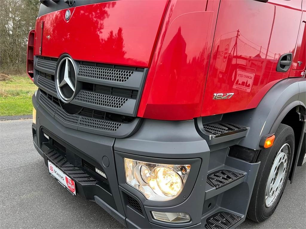 Mercedes-Benz Antos 1827 LnR - Kamion sa zatvorenim sandukom: slika 4 Mercedes-Benz Antos 1827 LnR - Kamion sa zatvorenim sandukom: slika 4