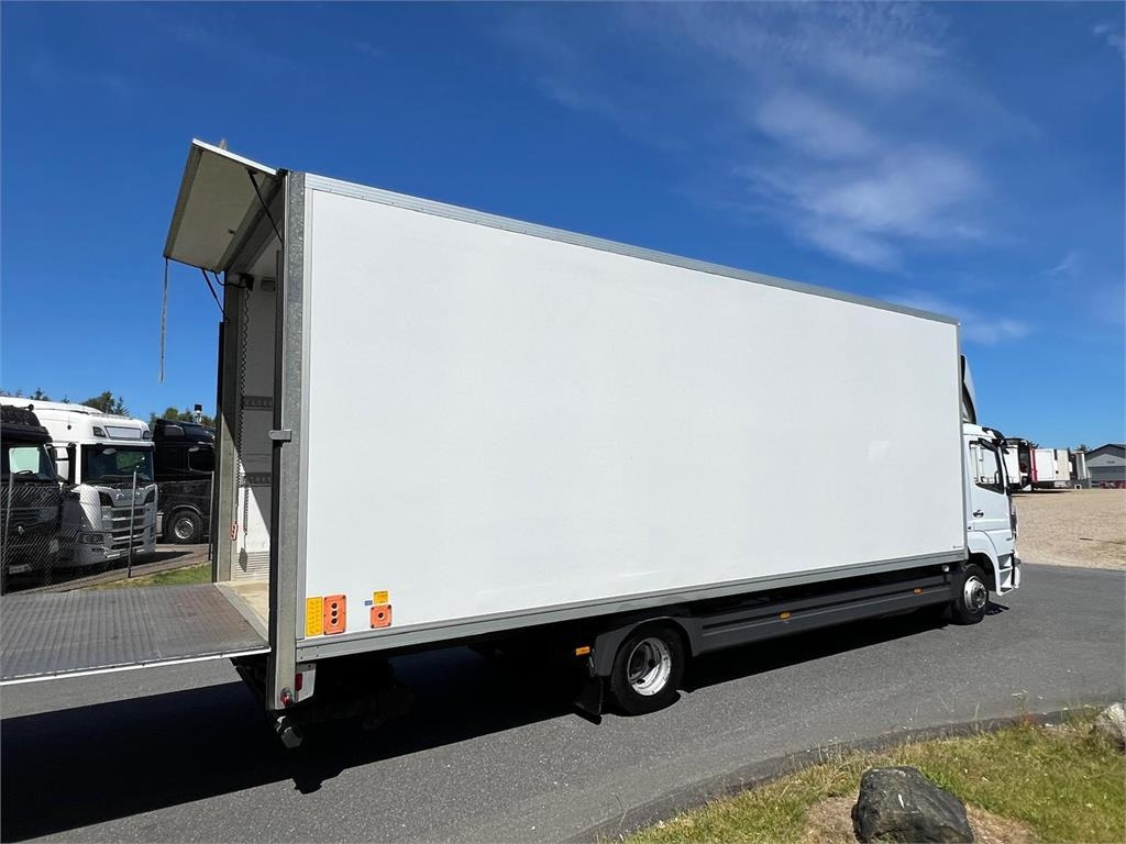 Mercedes-Benz Atego 1224 LnR  - Kamion sa zatvorenim sandukom: slika 3 Mercedes-Benz Atego 1224 LnR  - Kamion sa zatvorenim sandukom: slika 3