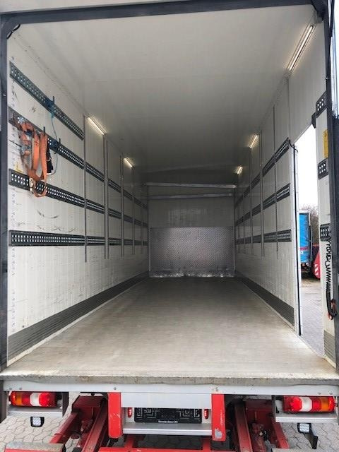 Mercedes-Benz Econic 1827 L  - Kamion sa zatvorenim sandukom: slika 3 Mercedes-Benz Econic 1827 L  - Kamion sa zatvorenim sandukom: slika 3