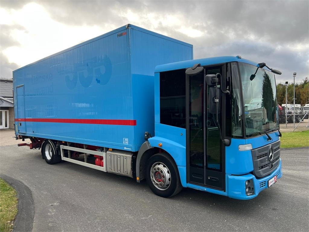 Mercedes-Benz Econic 1827 L  - Kamion sa zatvorenim sandukom: slika 2 Mercedes-Benz Econic 1827 L  - Kamion sa zatvorenim sandukom: slika 2