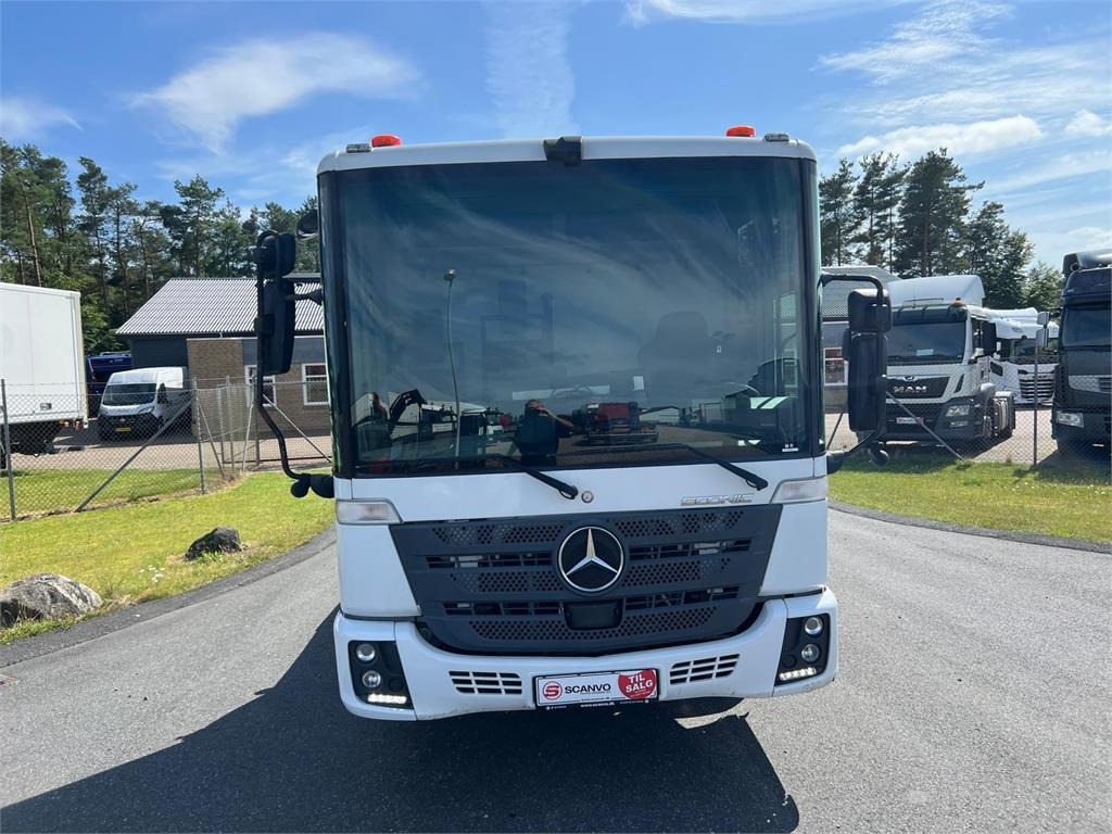 Mercedes-Benz Econic 2630 L - Kamion sa hidrauličnom kukom: slika 2 Mercedes-Benz Econic 2630 L - Kamion sa hidrauličnom kukom: slika 2
