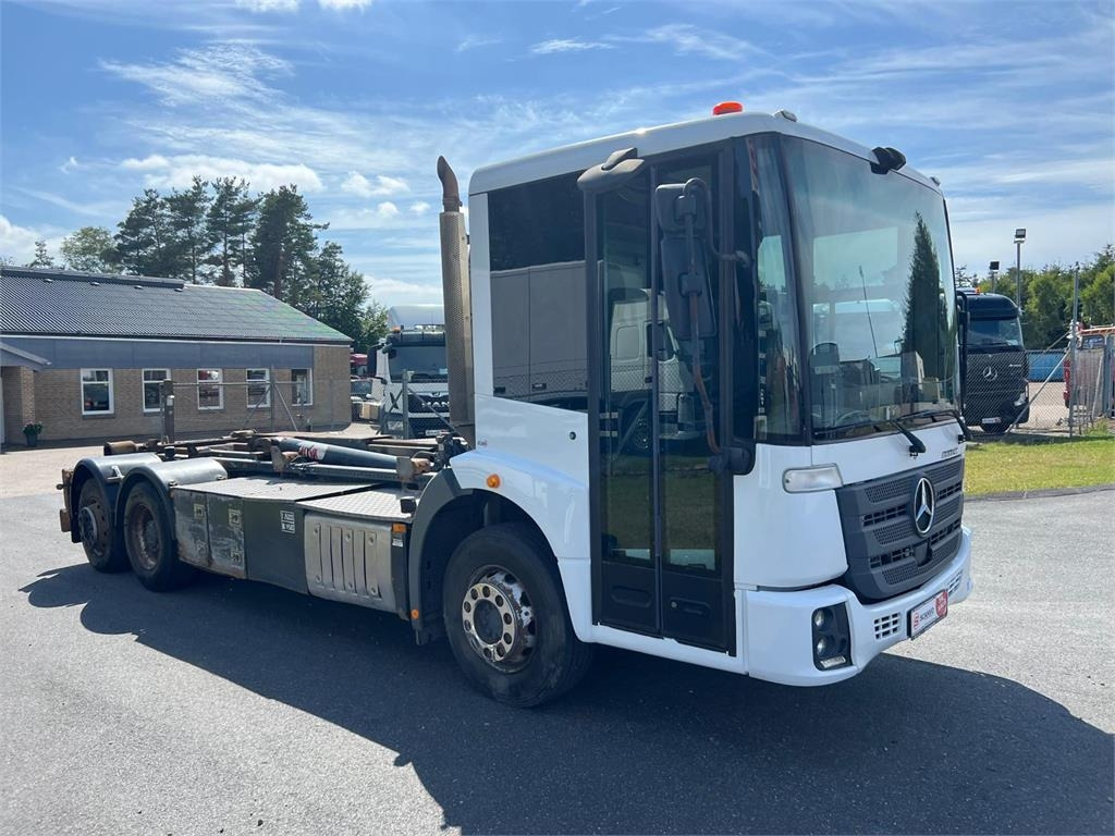 Mercedes-Benz Econic 2630 L - Kamion sa hidrauličnom kukom: slika 3 Mercedes-Benz Econic 2630 L - Kamion sa hidrauličnom kukom: slika 3