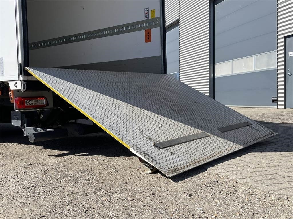 Renault D280 Premium - Kamion sa zatvorenim sandukom: slika 3 Renault D280 Premium - Kamion sa zatvorenim sandukom: slika 3