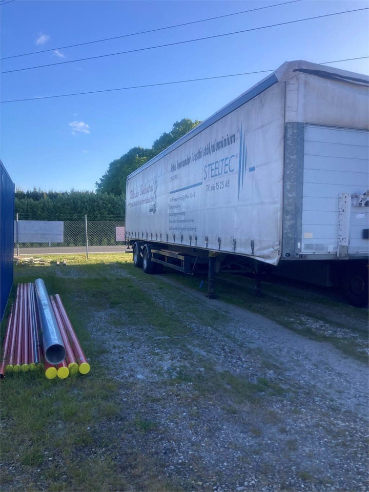 Schmitz 13,6 mtr gardin - lift - Poluprikolica sa ceradom: slika 2 Schmitz 13,6 mtr gardin - lift - Poluprikolica sa ceradom: slika 2