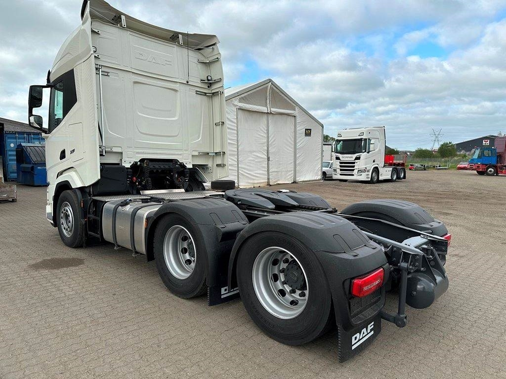 DAF XF 530 6x2 - Tegljač: slika 4 DAF XF 530 6x2 - Tegljač: slika 4