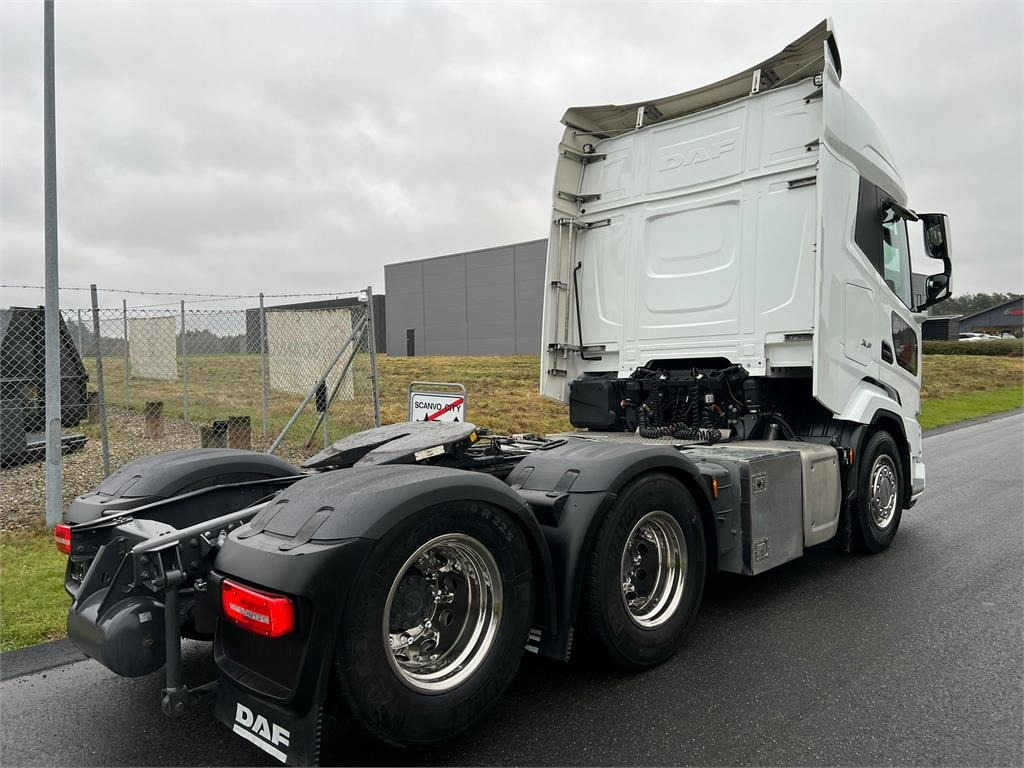 DAF XF530 FTS 6x2 - Tegljač: slika 2 DAF XF530 FTS 6x2 - Tegljač: slika 2