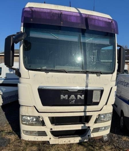 MAN TGX 18-440 4x2 LLS-U mega - Tegljač: slika 1 MAN TGX 18-440 4x2 LLS-U mega - Tegljač: slika 1