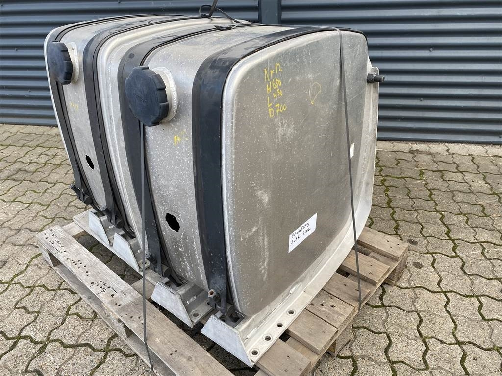Volvo 200 ltr Volvo Dieseltank - Rezervoar za gorivo za Kamion: slika 2 Volvo 200 ltr Volvo Dieseltank - Rezervoar za gorivo za Kamion: slika 2