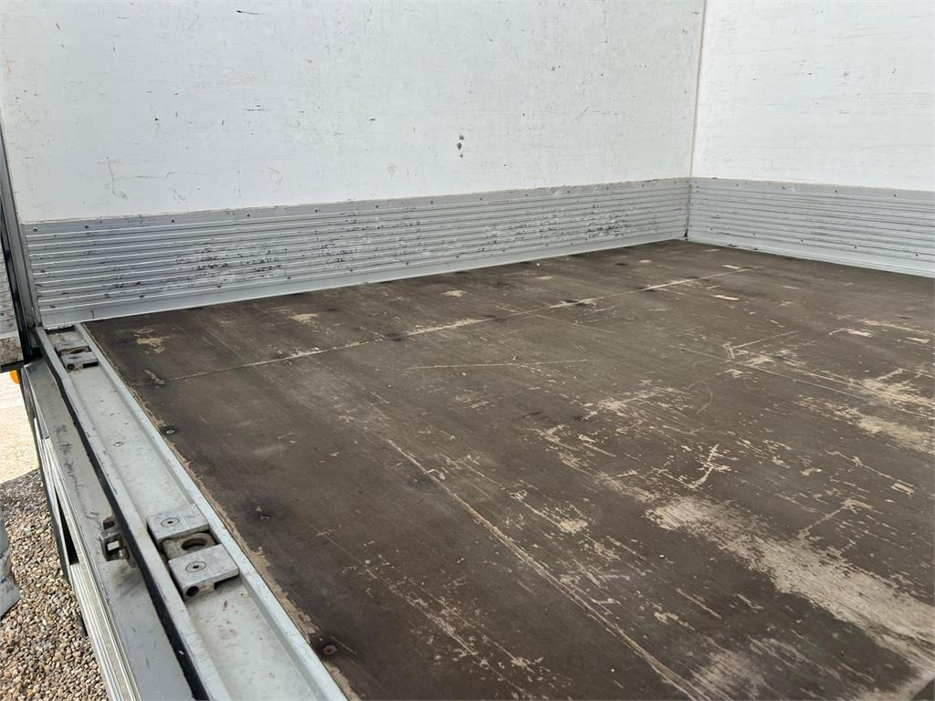 Volvo FE320 18 ton - Hladnjača: slika 5 Volvo FE320 18 ton - Hladnjača: slika 5