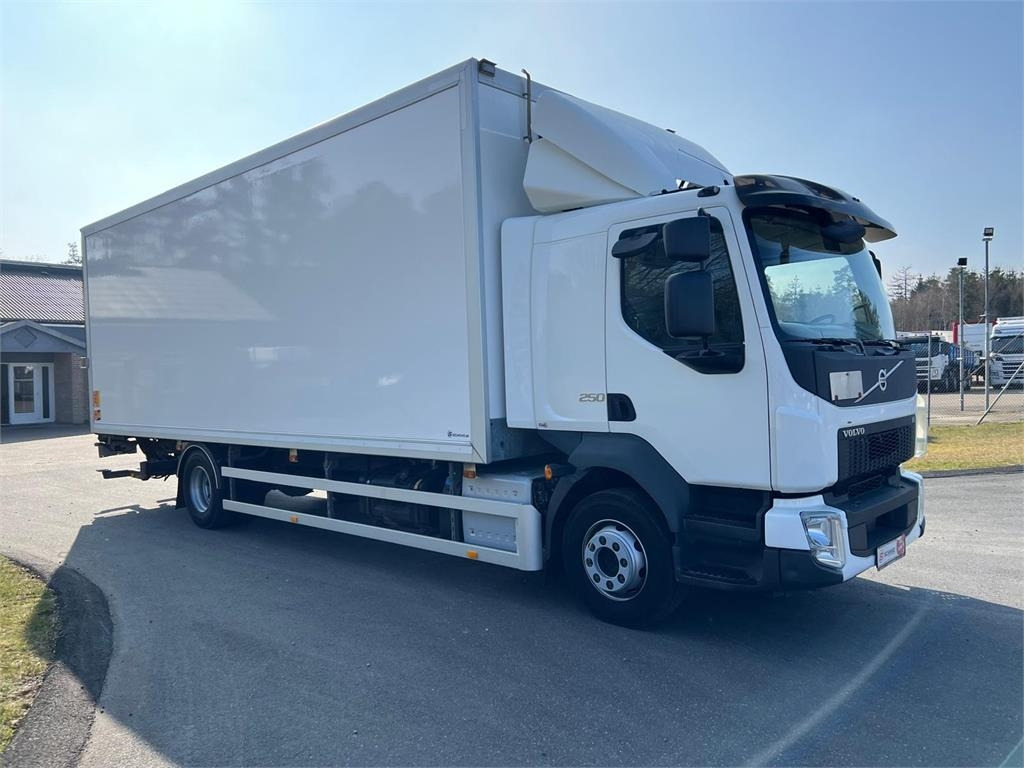 Volvo FL 16 ton 250HK - Kamion sa zatvorenim sandukom: slika 2 Volvo FL 16 ton 250HK - Kamion sa zatvorenim sandukom: slika 2