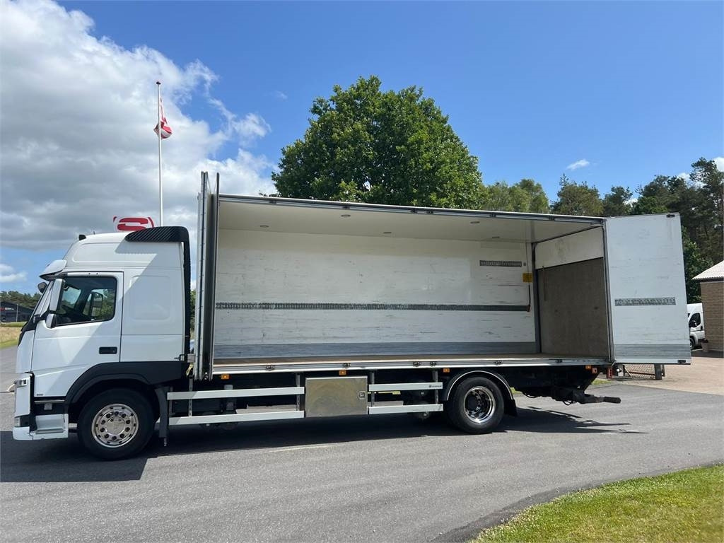 Volvo FM330 - Kamion sa zatvorenim sandukom: slika 2 Volvo FM330 - Kamion sa zatvorenim sandukom: slika 2