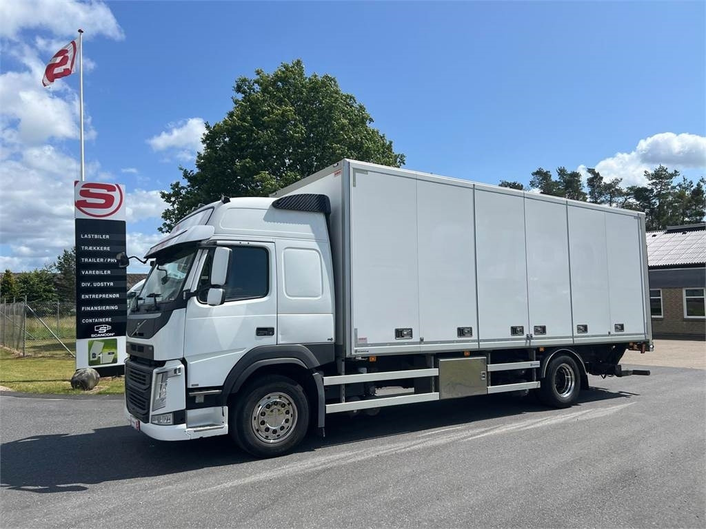 Volvo FM330 - Kamion sa zatvorenim sandukom: slika 1 Volvo FM330 - Kamion sa zatvorenim sandukom: slika 1