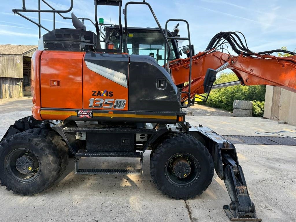 Hitachi ZX 135 W-7 - Bager točkaš: slika 4 Hitachi ZX 135 W-7 - Bager točkaš: slika 4