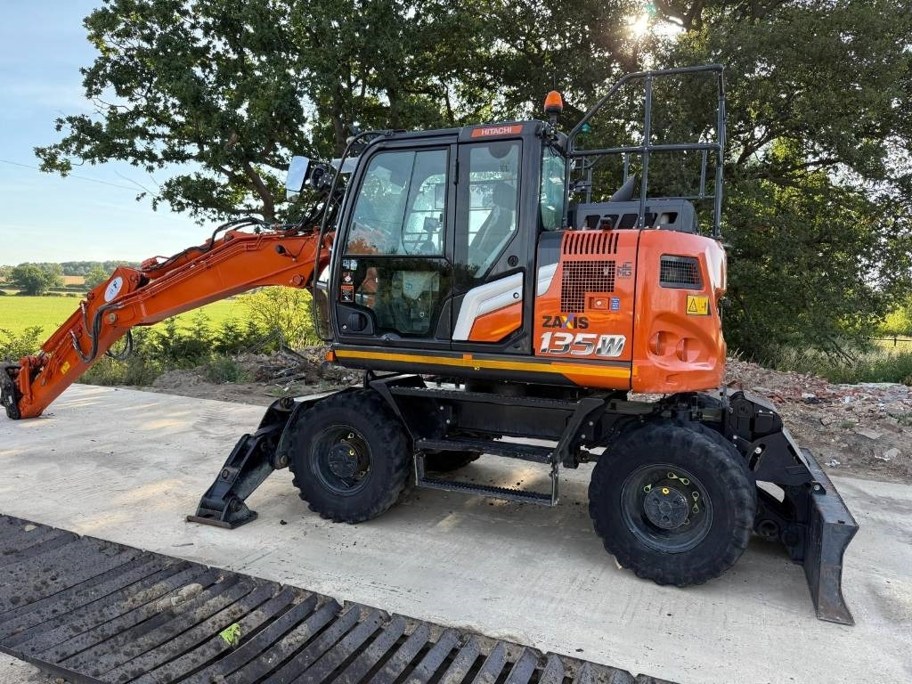 Hitachi ZX 135 W-7 - Bager točkaš: slika 1 Hitachi ZX 135 W-7 - Bager točkaš: slika 1