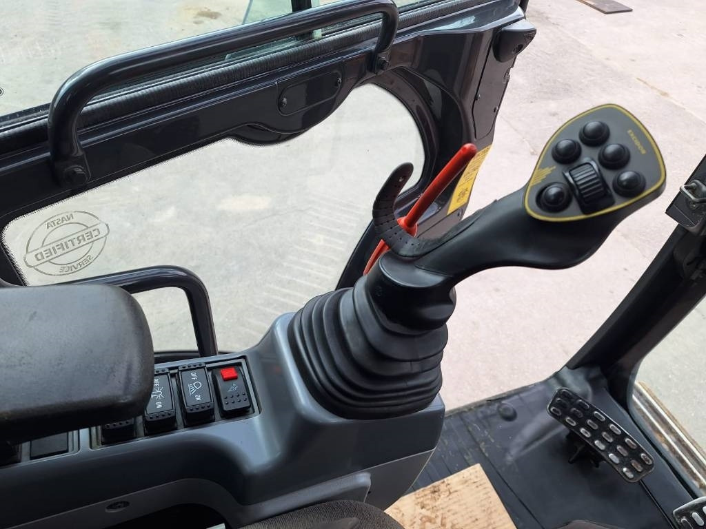 Bager guseničar Hitachi ZX160LC-6 PYÖRITTÄJÄLLÄ: slika 13