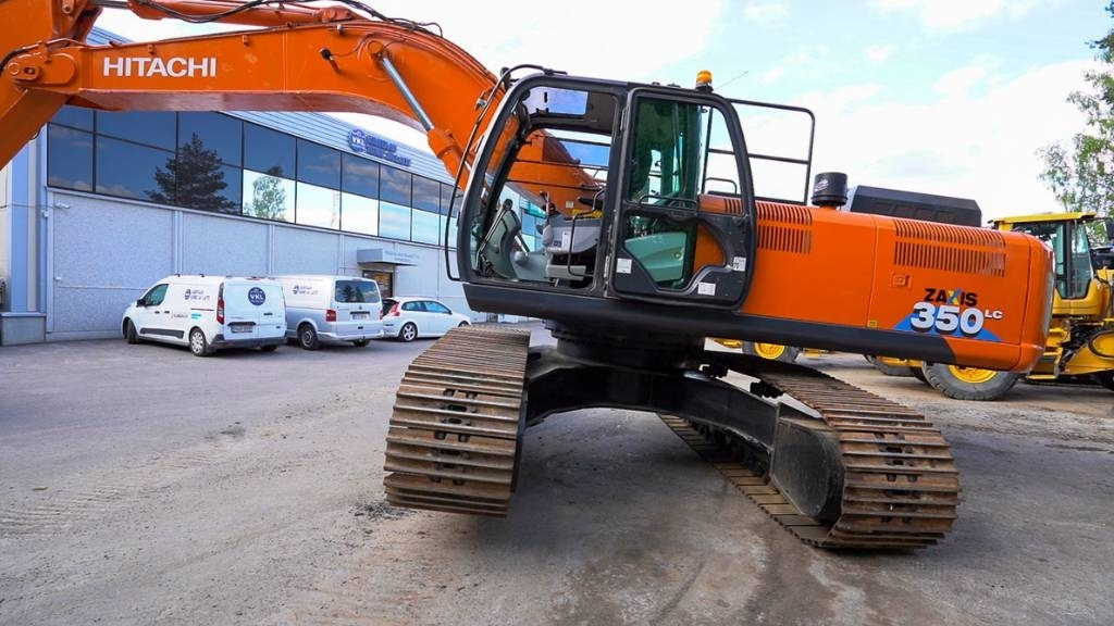 Hitachi ZX350LC-6 UUSI ALAKERTA  Hitachi ZX350LC-6 UUSI ALAKERTA: slika 30