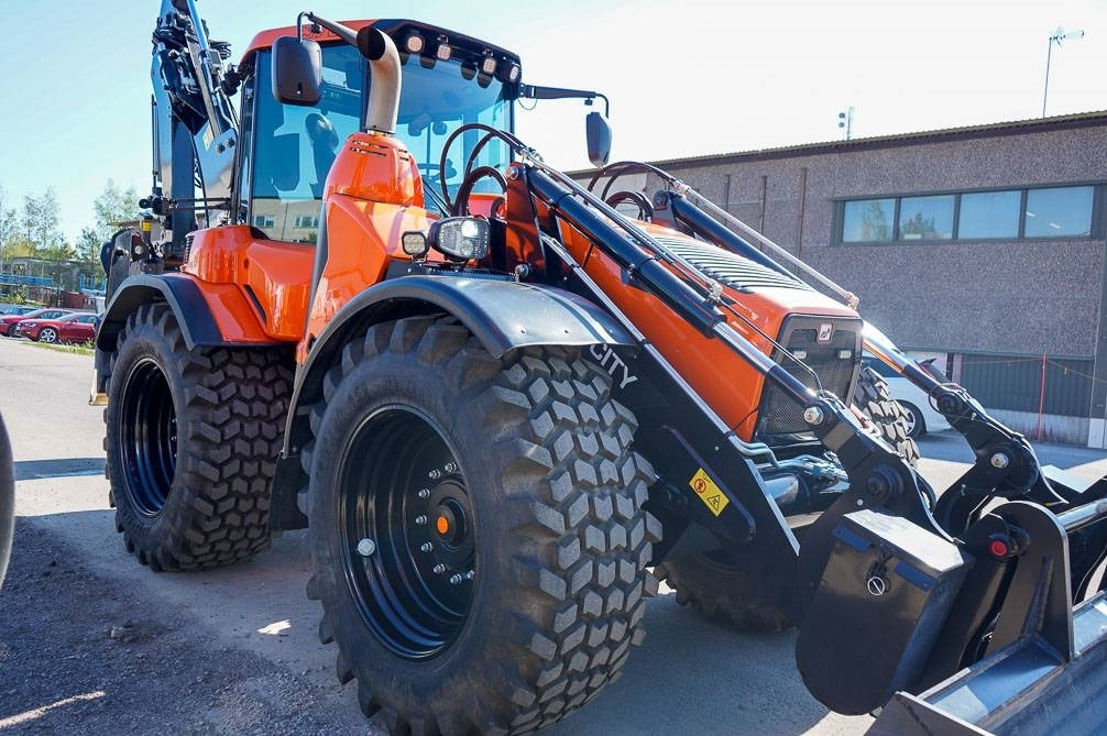 Huddig 1370 City EX-DEMO Myyty! Sold! - Bager utovarivač: slika 4 Huddig 1370 City EX-DEMO Myyty! Sold! - Bager utovarivač: slika 4