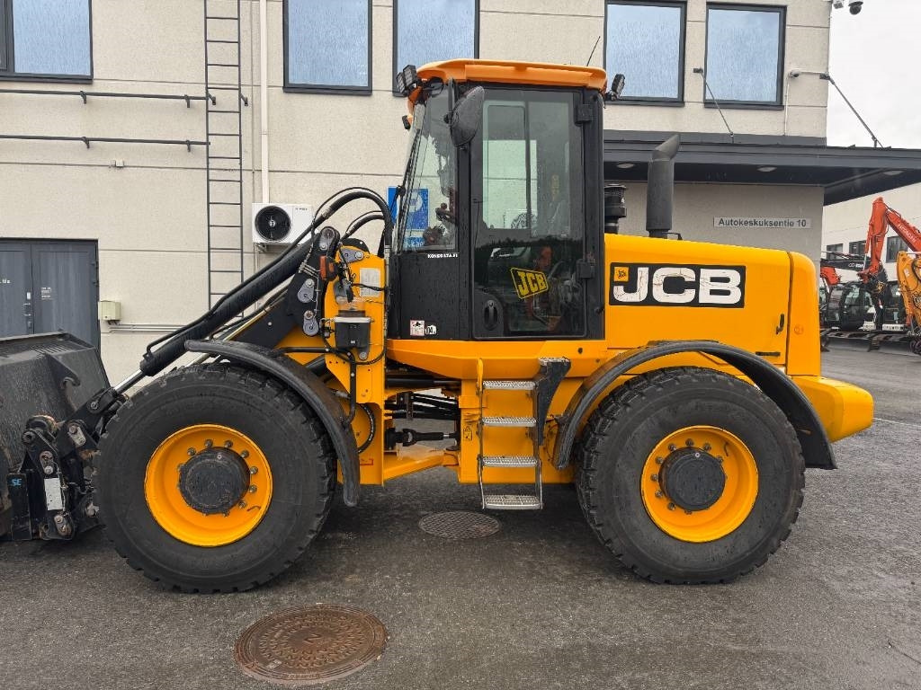 JCB 416 HT HYVÄT VARUSTEET - Utovarivač točkaš: slika 2 JCB 416 HT HYVÄT VARUSTEET - Utovarivač točkaš: slika 2