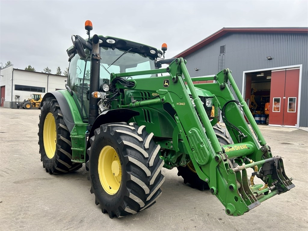 John Deere 6125 R AUTOPOWER ETUKUORMAAJALLA - Traktor: slika 4 John Deere 6125 R AUTOPOWER ETUKUORMAAJALLA - Traktor: slika 4