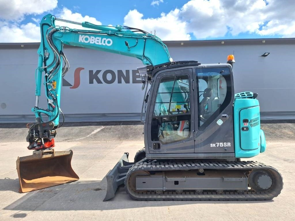 Kobelco MYYTY! SOLD! SK75SR-7 PYÖRITTÄJÄLLÄ - Mini bager: slika 1 Kobelco MYYTY! SOLD! SK75SR-7 PYÖRITTÄJÄLLÄ - Mini bager: slika 1