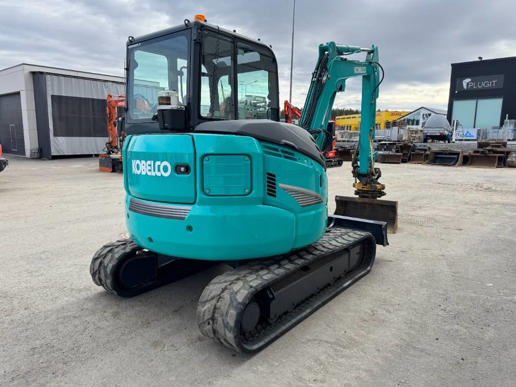 Kobelco SK45SRX-6 Pyörittäjä pihdeillä - Mini bager: slika 5 Kobelco SK45SRX-6 Pyörittäjä pihdeillä - Mini bager: slika 5