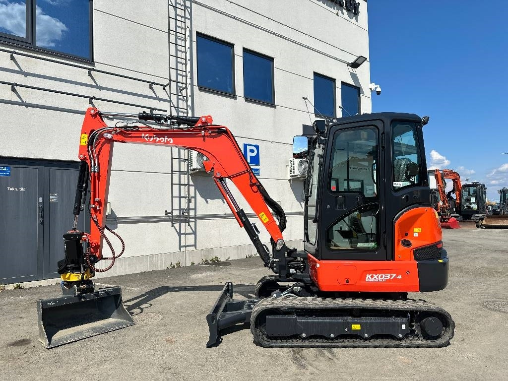 Kubota KX037-4 PYÖRITTÄJÄLLÄ - Mini bager: slika 1 Kubota KX037-4 PYÖRITTÄJÄLLÄ - Mini bager: slika 1