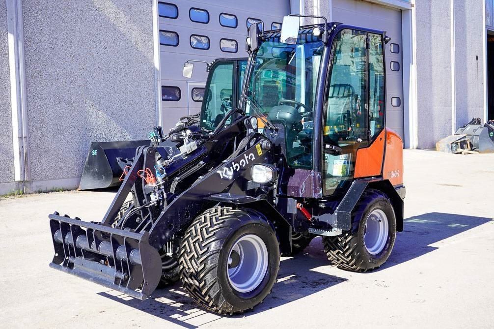 Kubota RT260-2 DELUXE - Utovarivač točkaš: slika 2 Kubota RT260-2 DELUXE - Utovarivač točkaš: slika 2