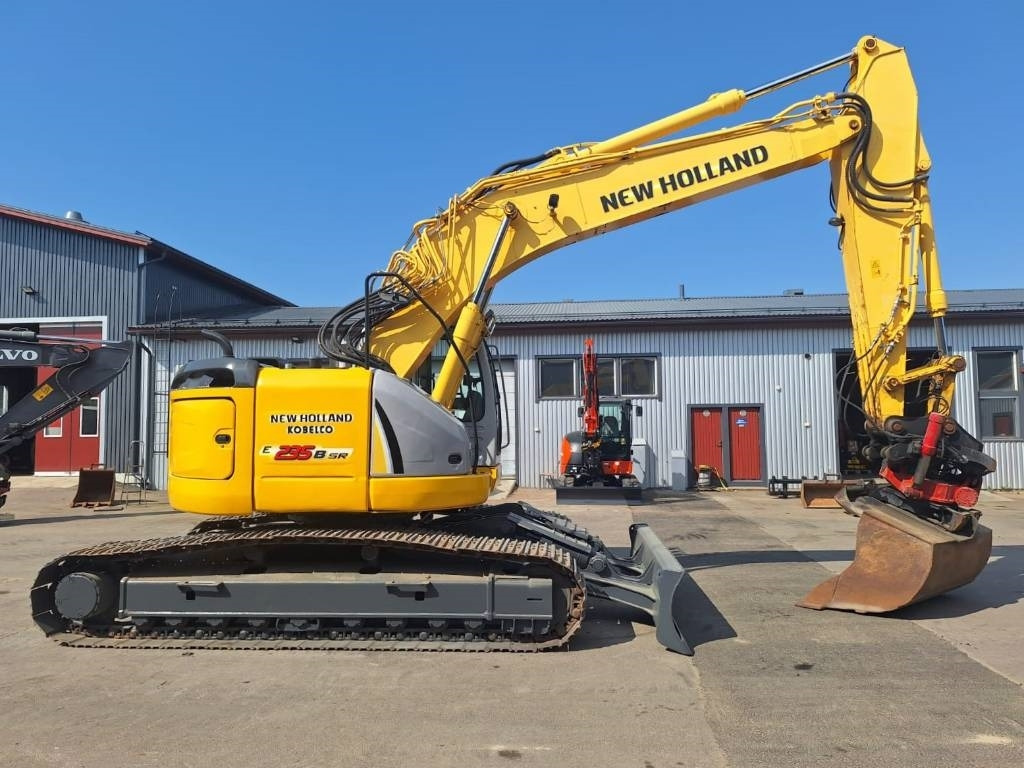 New Holland MYYTY! SOLD! E235BSRLC PYÖRITTÄJÄLLÄ - Bager guseničar: slika 5 New Holland MYYTY! SOLD! E235BSRLC PYÖRITTÄJÄLLÄ - Bager guseničar: slika 5
