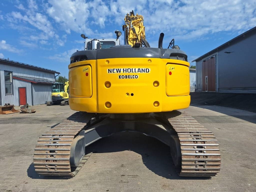 New Holland MYYTY! SOLD! E235BSRLC PYÖRITTÄJÄLLÄ - Bager guseničar: slika 3 New Holland MYYTY! SOLD! E235BSRLC PYÖRITTÄJÄLLÄ - Bager guseničar: slika 3