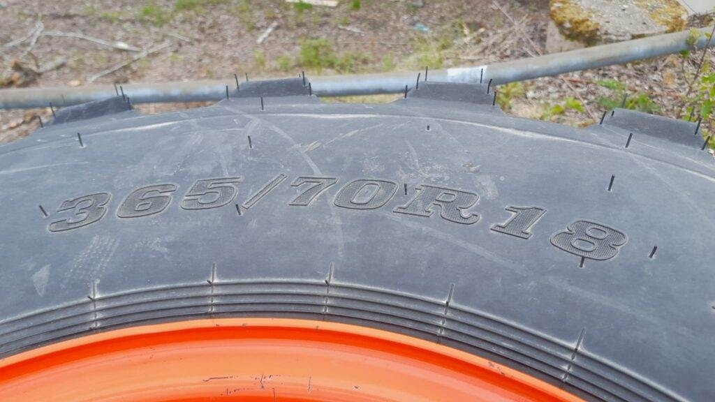 RENGASSARJA 365/70R18 VANTEINEEN - Kompletan točak za Građevinska mašina: slika 4 RENGASSARJA 365/70R18 VANTEINEEN - Kompletan točak za Građevinska mašina: slika 4
