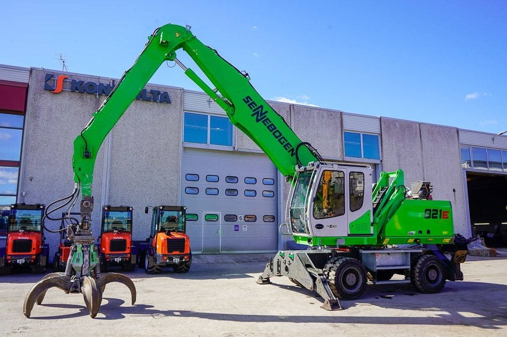 Sennebogen 821E SIPULIKOURALLA - Bager za obradu otpada/ Industrije: slika 3 Sennebogen 821E SIPULIKOURALLA - Bager za obradu otpada/ Industrije: slika 3