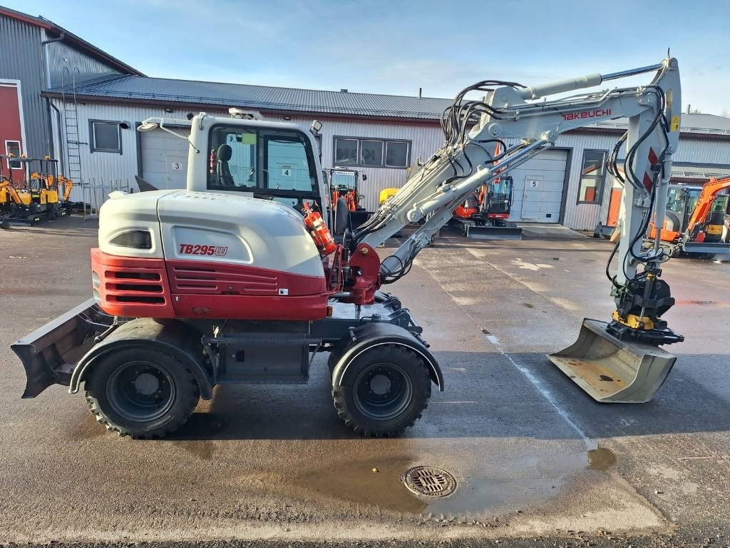 Takeuchi TB295W PYÖRITTÄJÄLLÄ - Bager točkaš: slika 5 Takeuchi TB295W PYÖRITTÄJÄLLÄ - Bager točkaš: slika 5