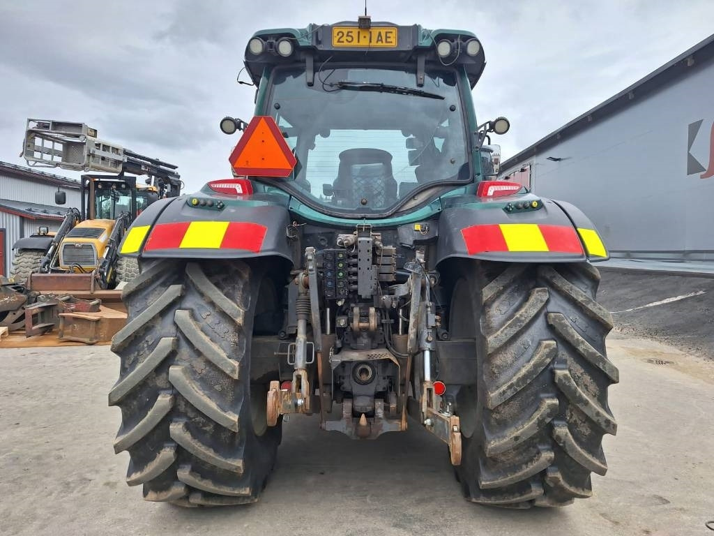 Valtra N174 VERSU ETUKUORMAAJALLA - Traktor: slika 3 Valtra N174 VERSU ETUKUORMAAJALLA - Traktor: slika 3