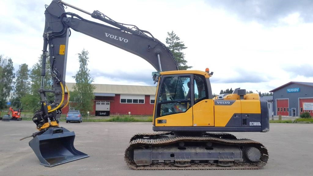 Volvo EC180DL PYÖRITTÄJÄLLÄ - Bager guseničar: slika 1 Volvo EC180DL PYÖRITTÄJÄLLÄ - Bager guseničar: slika 1