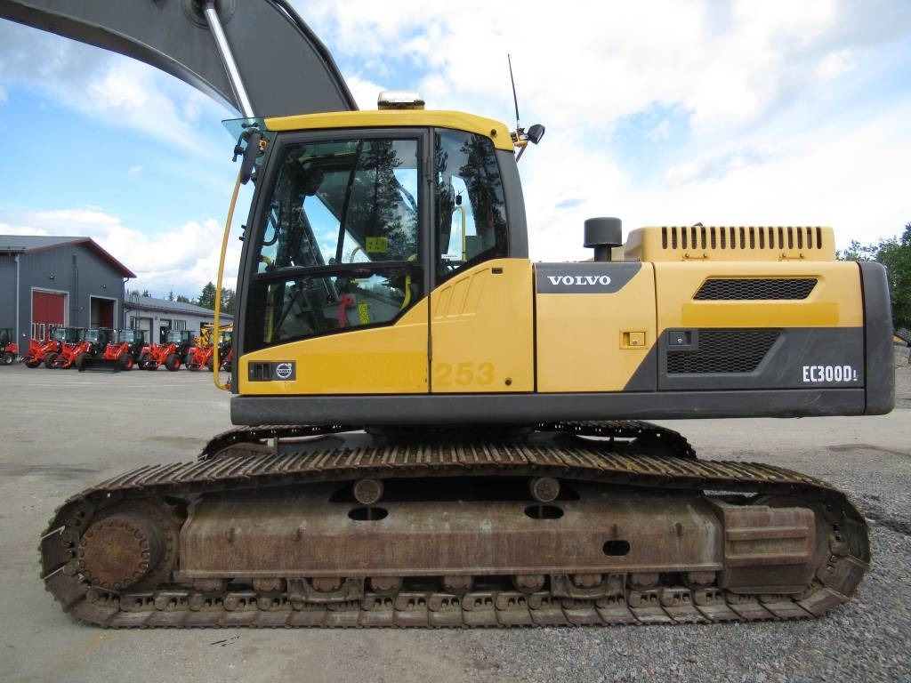 Volvo EC300DL PYÖRITTÄJÄLLÄ - Bager guseničar: slika 2 Volvo EC300DL PYÖRITTÄJÄLLÄ - Bager guseničar: slika 2