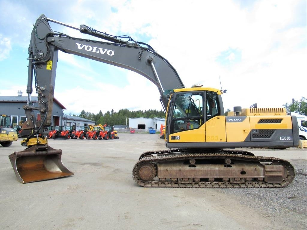 Volvo EC300DL PYÖRITTÄJÄLLÄ - Bager guseničar: slika 1 Volvo EC300DL PYÖRITTÄJÄLLÄ - Bager guseničar: slika 1