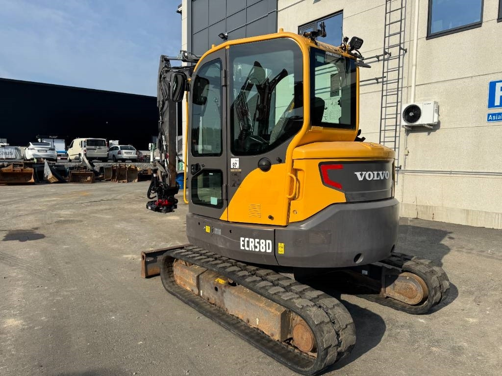Volvo ECR58D PYÖRITTÄJÄLLÄ  - Mini bager: slika 3 Volvo ECR58D PYÖRITTÄJÄLLÄ  - Mini bager: slika 3