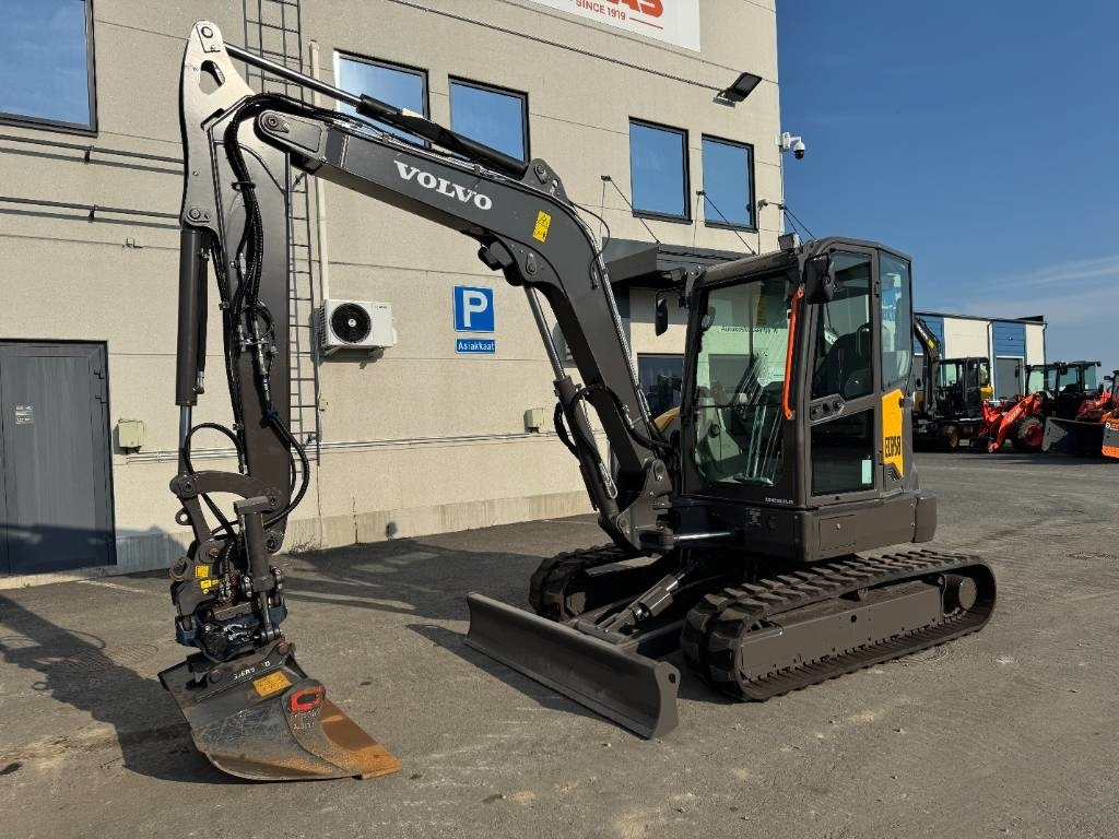 Volvo ECR58F PYÖRITTÄJÄLLÄ  - Mini bager: slika 2 Volvo ECR58F PYÖRITTÄJÄLLÄ  - Mini bager: slika 2