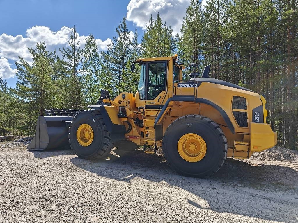 Volvo L220H MYYTY!!SOLD!! - Utovarivač točkaš: slika 2 Volvo L220H MYYTY!!SOLD!! - Utovarivač točkaš: slika 2