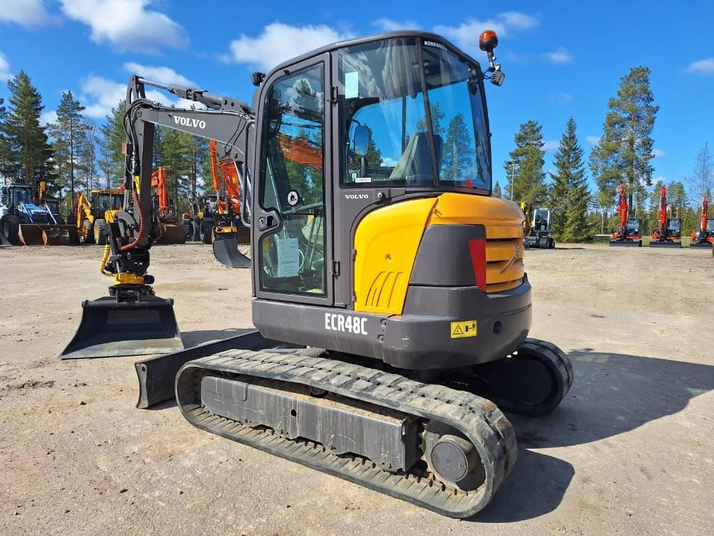Volvo MYYTY! SOLD! ECR48C PYÖRITTÄJÄ PIHDEILLÄ - Mini bager: slika 2 Volvo MYYTY! SOLD! ECR48C PYÖRITTÄJÄ PIHDEILLÄ - Mini bager: slika 2
