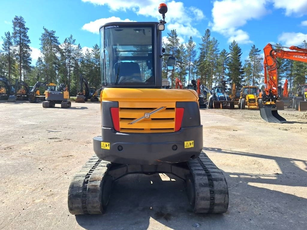 Volvo MYYTY! SOLD! ECR48C PYÖRITTÄJÄ PIHDEILLÄ - Mini bager: slika 3 Volvo MYYTY! SOLD! ECR48C PYÖRITTÄJÄ PIHDEILLÄ - Mini bager: slika 3
