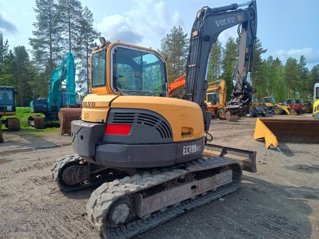 Volvo MYYTY! SOLD! ECR88 PLUS PYÖRITTÄJÄLLÄ - Mini bager: slika 3 Volvo MYYTY! SOLD! ECR88 PLUS PYÖRITTÄJÄLLÄ - Mini bager: slika 3