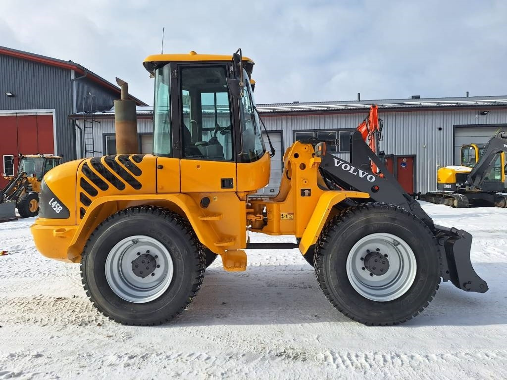 Volvo MYYTY!!SOLD!! L45B UUDET RENKAAT - Utovarivač točkaš: slika 5 Volvo MYYTY!!SOLD!! L45B UUDET RENKAAT - Utovarivač točkaš: slika 5