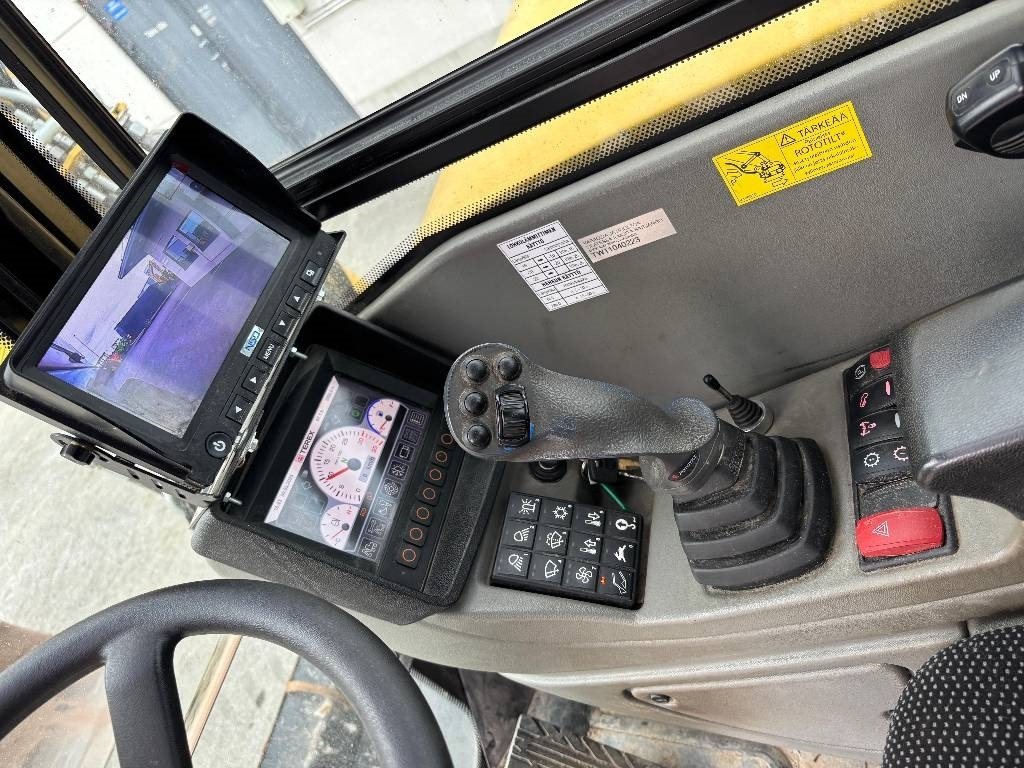 Bager točkaš Yanmar B110W PYÖRITTÄJÄLLÄ: slika 12