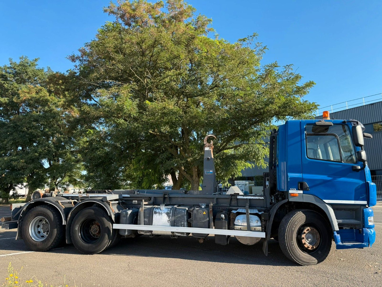 DAF CF85.360. Klima. E5. VDL. Tempomat - Kamion sa hidrauličnom kukom: slika 2 DAF CF85.360. Klima. E5. VDL. Tempomat - Kamion sa hidrauličnom kukom: slika 2